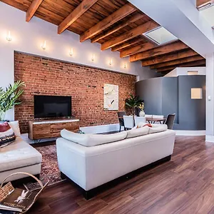 Family Friendly 3-bedroom Beauty In Le Plateau By Denstays Montreal