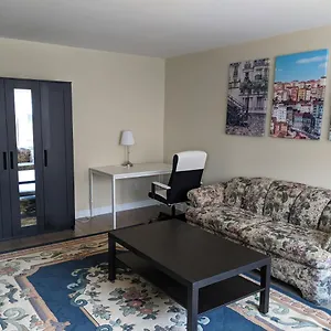 3 Bdr Appartement,wifi,netflix Free Parking Montreal