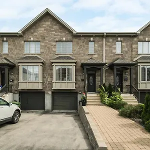Comfort Townhouse Close To Airport Montreal