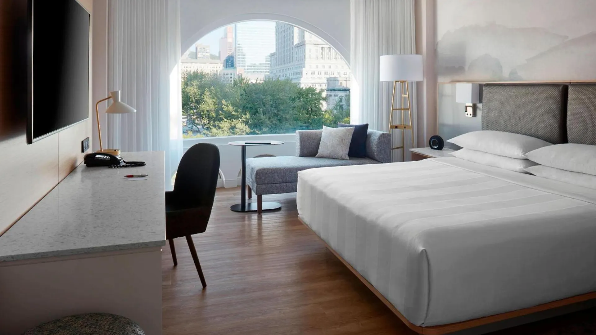 Montreal Marriott Chateau Champlain 4*,